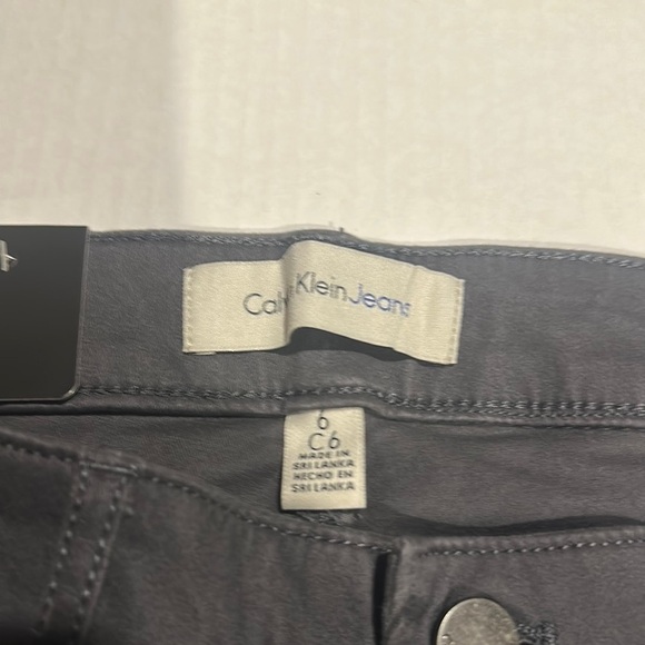 NWT Calvin Klein jeans Dark Gray Pantsw multiple pockets and zipper front - Picture 6 of 12